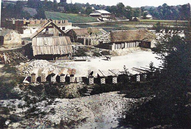 28576618_602553716803445_252494014830842482_n-Colorized